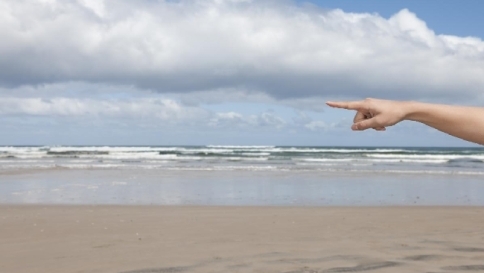 Fare la pipì nell'acqua del mare non danneggia l'ambiente Fare la pipì nell'acqua del mare non danneggia l'ambiente