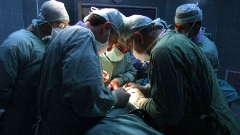 Primo trapianto di cuore da cadavere in Europa: riattivato organo "spento" Primo trapianto di cuore da cadavere in Europa: riattivato organo "spento"