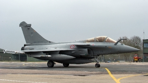 Isis, Mosca: "Illegali i raid francesi in Siria, non autorizzati dall'Onu"