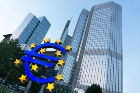 Bce gela Atene: stop ai bond greci per ottenere finanziamenti Bce gela Atene: stop ai bond greci per ottenere finanziamenti