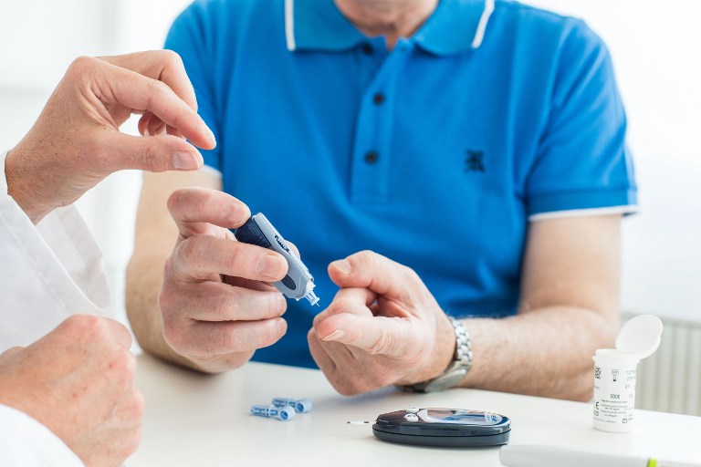 Diabete, basta buchi per misurare
la glicemia: basterà una "penna" Diabete, basta buchi per misurare
la glicemia: basterà una "penna"