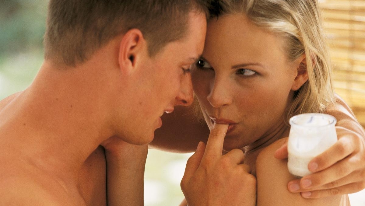 Sesso felice in... cucina: cinque idee per una cena hot Sesso felice in... cucina: cinque idee per una cena hot