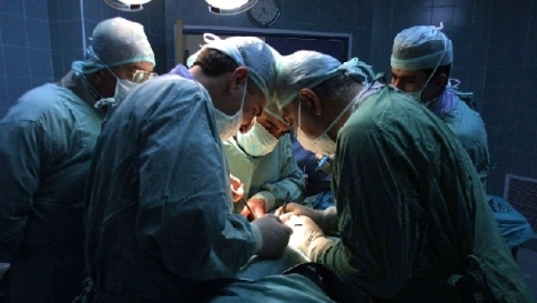 Roma, abortisce ma espelle il feto 10 giorni dopo: denunciato l'ospedale Roma, abortisce ma espelle il feto 10 giorni dopo: denunciato l'ospedale