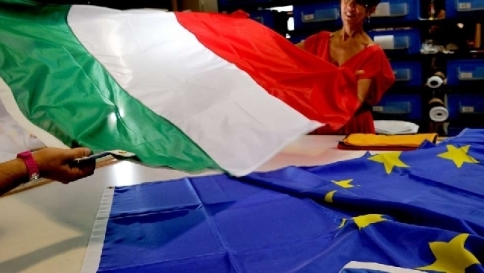 Inaspettata "promozione" dalla Ue, stime Pil Italia +0,6% nel 2015 Inaspettata "promozione" dalla Ue, stime Pil Italia +0,6% nel 2015