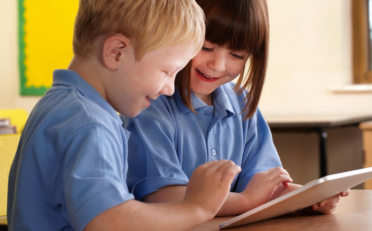 Touchscreen vietato ai bambini: può rallentare l'apprendimento Touchscreen vietato ai bambini: può rallentare l'apprendimento