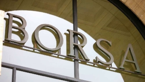 Atene affossa le Borse, Milano chiude con un tonfo: il Ftse Mib cede il 4,44% Atene affossa le Borse, Milano chiude con un tonfo: il Ftse Mib cede il 4,44%