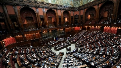 L. elettorale, 318 gli emendamenti
Letta: "Se va in porto io il più felice" L. elettorale, 318 gli emendamenti
Letta: "Se va in porto io il più felice"