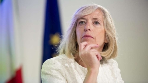 Nelle scuole italiano per stranieri, il ministro: "Sarà la loro seconda lingua" Nelle scuole italiano per stranieri, il ministro: "Sarà la loro seconda lingua"