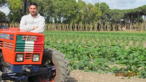 Stefano, da informatico a contadino 2.0
"Il mio è tra i più romantici dei lavori" Stefano, da informatico a contadino 2.0
"Il mio è tra i più romantici dei lavori"