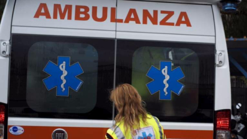 Torino, tenta di scavalcare la recinzione di casa: muore strangolato Torino, tenta di scavalcare la recinzione di casa: muore strangolato