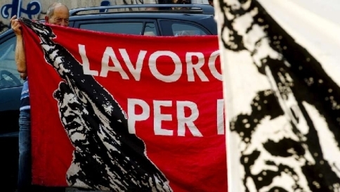 Disoccupazione giù in Ue, non in Italia Padoan resta ottimista: "Miglioriamo" Disoccupazione giù in Ue, non in Italia Padoan resta ottimista: "Miglioriamo"