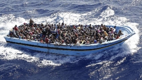 Emergenza immigrazione, pronto il piano dell'Ue: l'intervento in 13 punti Emergenza immigrazione, pronto il piano dell'Ue: l'intervento in 13 punti
