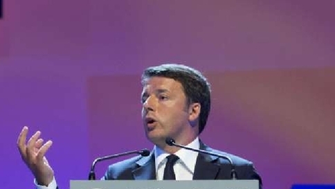 Renzi: "Il 16/12 funerale tasse sulla casa, cosa tagliare non lo decide la Ue" Renzi: "Il 16/12 funerale tasse sulla casa, cosa tagliare non lo decide la Ue"