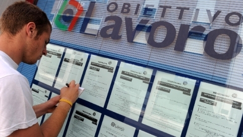 Effetto crisi: un flop il bonus giovani
Gli assunti sono soltanto 22mila
Effetto crisi: un flop il bonus giovani
Gli assunti sono soltanto 22mila