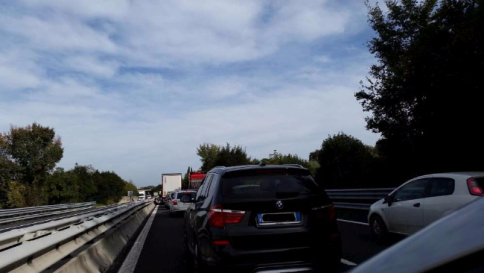 Drammatico tamponamento sulla A14 morti un bimbo di 9 mesi e la madre