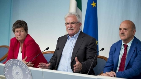 Il governo difende il decreto lavoroCisl contro Cgil, anche il Pd è diviso Il governo difende il decreto lavoroCisl contro Cgil, anche il Pd è diviso