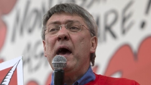 Fiat, trovato l'accordo con la Fiom
"19 delegati rientrano a Pomigliano" Fiat, trovato l'accordo con la Fiom
"19 delegati rientrano a Pomigliano"