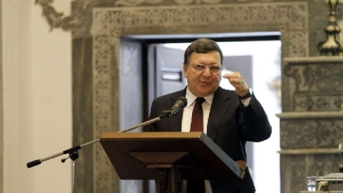 Barroso: "In Italia tasse troppo alte, ben vengano riforme come Jobs Act" Barroso: "In Italia tasse troppo alte, ben vengano riforme come Jobs Act"