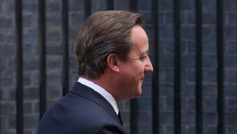 Bilancio Ue, ira di Cameron: "Sto con Renzi, extra budget sono arma letale" Bilancio Ue, ira di Cameron: "Sto con Renzi, extra budget sono arma letale"