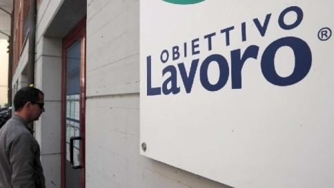Lavoro, +100mila posti in un meseIstat: verso ripresa economia
Lavoro, +100mila posti in un meseIstat: verso ripresa economia