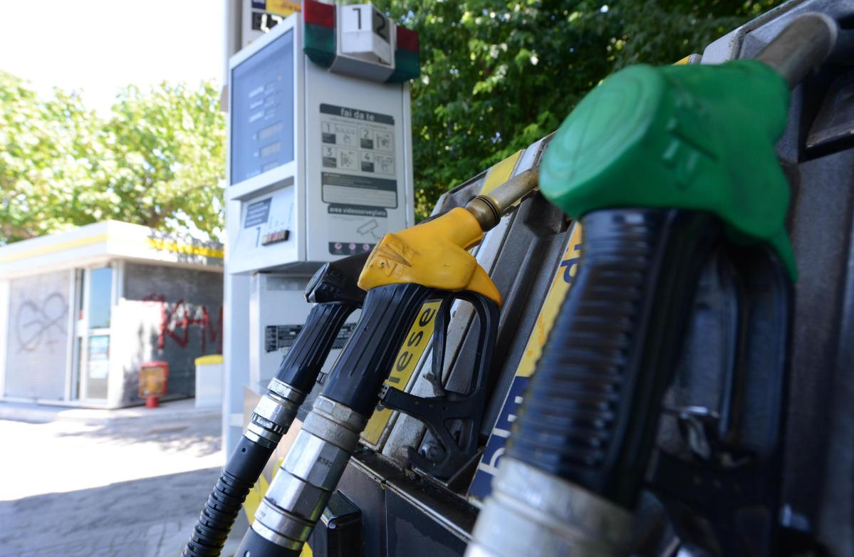 Petrolio: gli effetti del calo del prezzo sulla crescita e sui conti pubblici Petrolio: gli effetti del calo del prezzo sulla crescita e sui conti pubblici