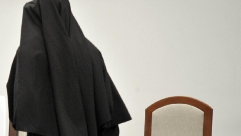 Macerata, va in ospedale per un mal di pancia: suora partorisce un bimbo Macerata, va in ospedale per un mal di pancia: suora partorisce un bimbo