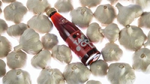 Dal Giappone arriva la cola all'aglio
che promette benefici per il cuore Dal Giappone arriva la cola all'aglio
che promette benefici per il cuore