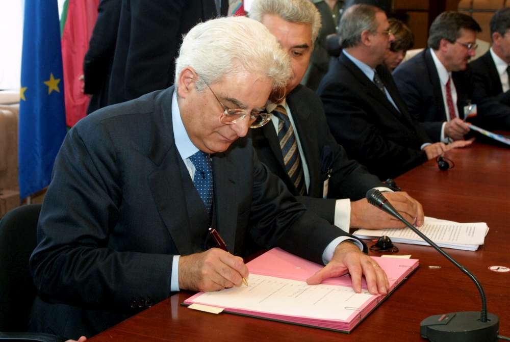 Quando Sergio Mattarella si schierò contro la minigonna in classe Quando Sergio Mattarella si schierò contro la minigonna in classe