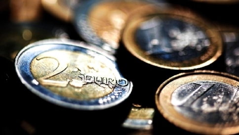 Istat: l'economia continuerà a calare
Padoan: pareggio bilancio nel 2017 Istat: l'economia continuerà a calare
Padoan: pareggio bilancio nel 2017