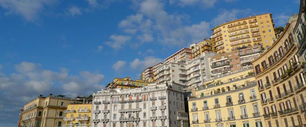L'andamento tra alti e bassi del mercato immobiliare L'andamento tra alti e bassi del mercato immobiliare