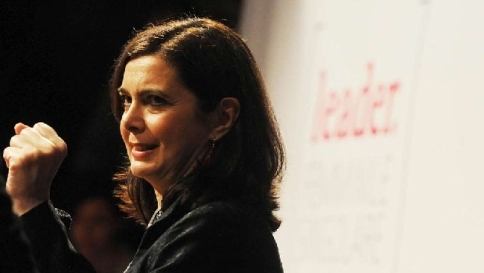 La Boldrini a Salvini: "Agli insulti io rispondo con un gran bel sorriso" La Boldrini a Salvini: "Agli insulti io rispondo con un gran bel sorriso"
