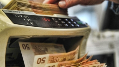 Pil 2015, Bankitalia taglia le stime
"L. Stabilità ha fermato recessione" Pil 2015, Bankitalia taglia le stime
"L. Stabilità ha fermato recessione"