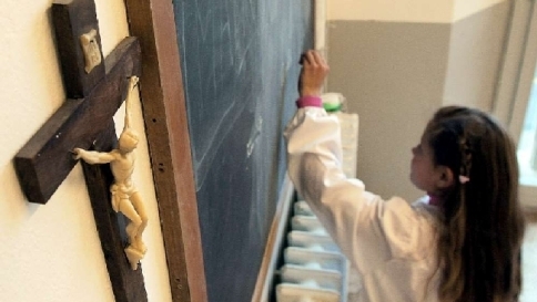 Indagine su iniziative gay nelle scuole
La diocesi di Milano chiede scusa Indagine su iniziative gay nelle scuole
La diocesi di Milano chiede scusa
