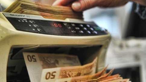 Bollo sui versamenti in banca, il Mef smentisce: nessuna tassa prevista Bollo sui versamenti in banca, il Mef smentisce: nessuna tassa prevista