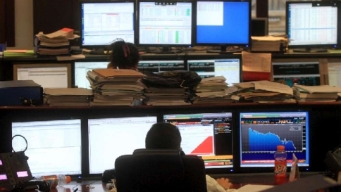 Atene chiude in rosso ma non c'è l'effetto contagio sulle Borse europee Atene chiude in rosso ma non c'è l'effetto contagio sulle Borse europee