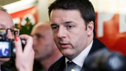 Renzi ai suoi parlamentari: "Avanti a testa bassa, il Pd sia il primo partito" Renzi ai suoi parlamentari: "Avanti a testa bassa, il Pd sia il primo partito"