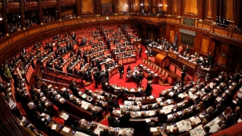 Quote rosa, sì del Senato: parità di genere alle Europee a partire dal 2019 Quote rosa, sì del Senato: parità di genere alle Europee a partire dal 2019