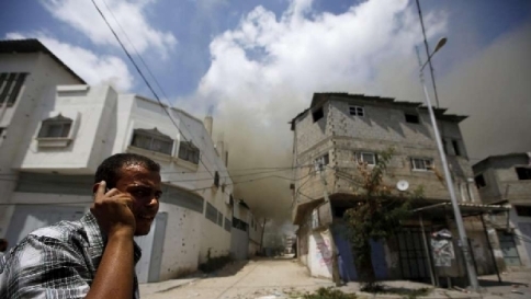 Gaza, 540 vittime tra i palestinesi
Raid israeliano colpisce un ospedale
Gaza, 540 vittime tra i palestinesi
Raid israeliano colpisce un ospedale