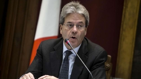 Gentiloni: dobbiamo salvare i cristiani
"Ma l'opzione militare non è l'unica" Gentiloni: dobbiamo salvare i cristiani
"Ma l'opzione militare non è l'unica"