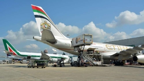 Alitalia, firmato accordo con Etihad
Aperta un'inchiesta sul caos bagagli Alitalia, firmato accordo con Etihad
Aperta un'inchiesta sul caos bagagli