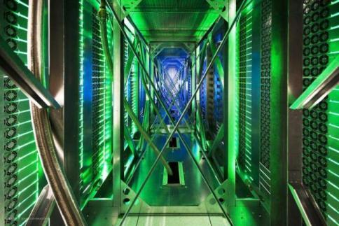 Datagate, anche i francesi spiatiObama: rivedere intelligence Usa
Datagate, anche i francesi spiatiObama: rivedere intelligence Usa