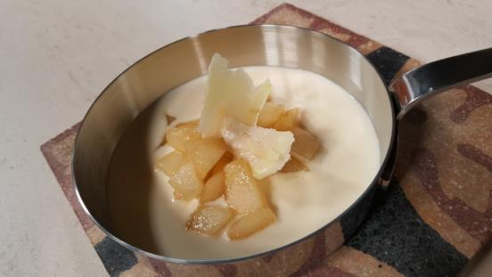 Crema di formaggio con dadolata di pere Crema di formaggio con dadolata di pere