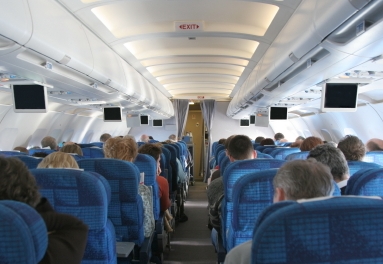 Bimbi in volo: le precauzioni da prendere per i primi viaggi in aereo Bimbi in volo: le precauzioni da prendere per i primi viaggi in aereo