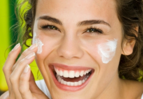 I sieri per il viso sono un vero nutrimento per la pelle I sieri per il viso sono un vero nutrimento per la pelle