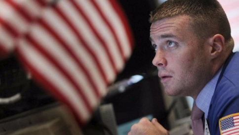 Wall Street parte con il segno più