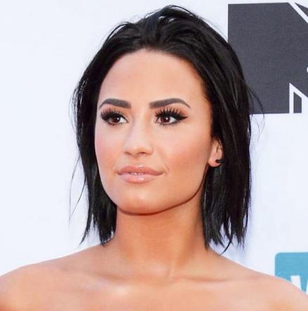 DEMI LOVATO NUDE FOR VANITY FAIR PICTURE