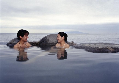 Thalassoterapia: quando la bellezza ha il sapore del sale e del mare Thalassoterapia: quando la bellezza ha il sapore del sale e del mare