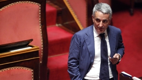 Quagliariello: amnistia valga per tutti Cancellieri: non per i reati finanziari Quagliariello: amnistia valga per tutti Cancellieri: non per i reati finanziari