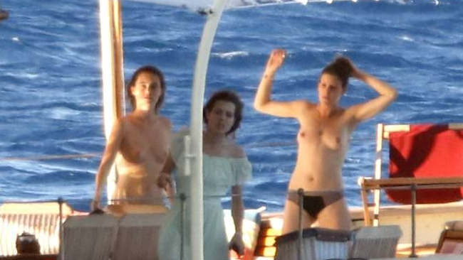 4:45 blooper Charlotte casiraghi naked Silver) &