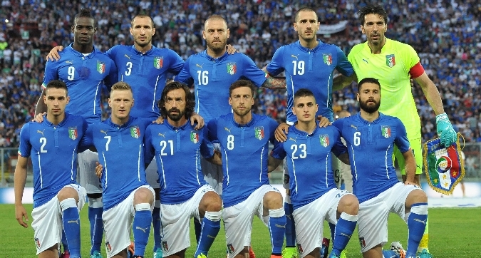 Tavecchio, indignati speciali: è il turno di De Rossi e Chiellini Tavecchio, indignati speciali: è il turno di De Rossi e Chiellini